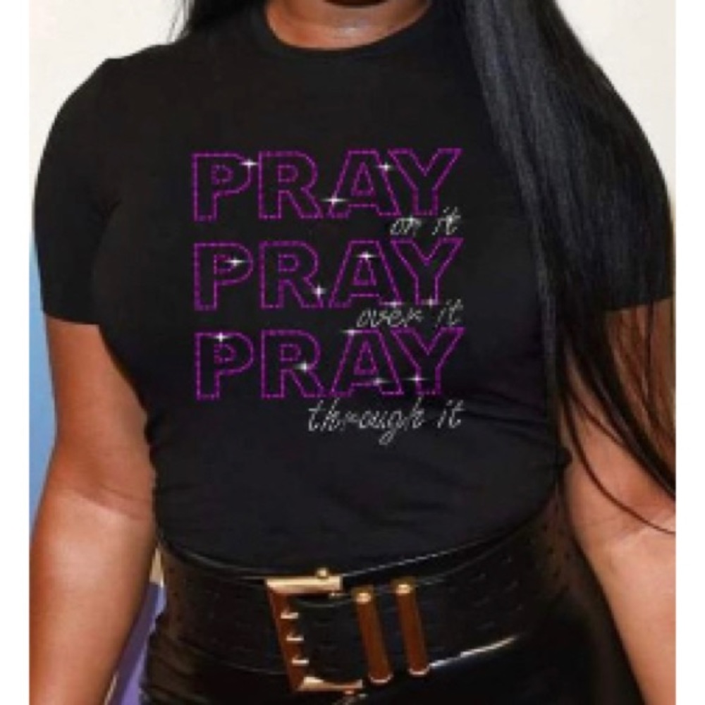 Pray graphic shirt